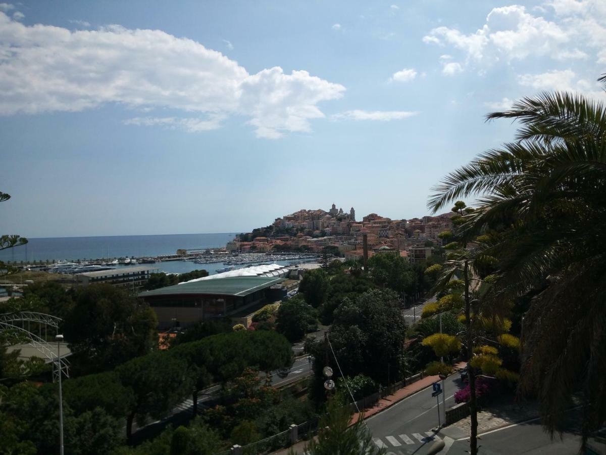 Isola Di Man Lägenhet Imperia Exteriör bild