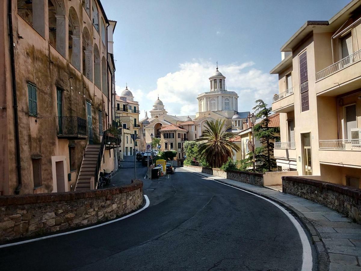 Isola Di Man Lägenhet Imperia Exteriör bild