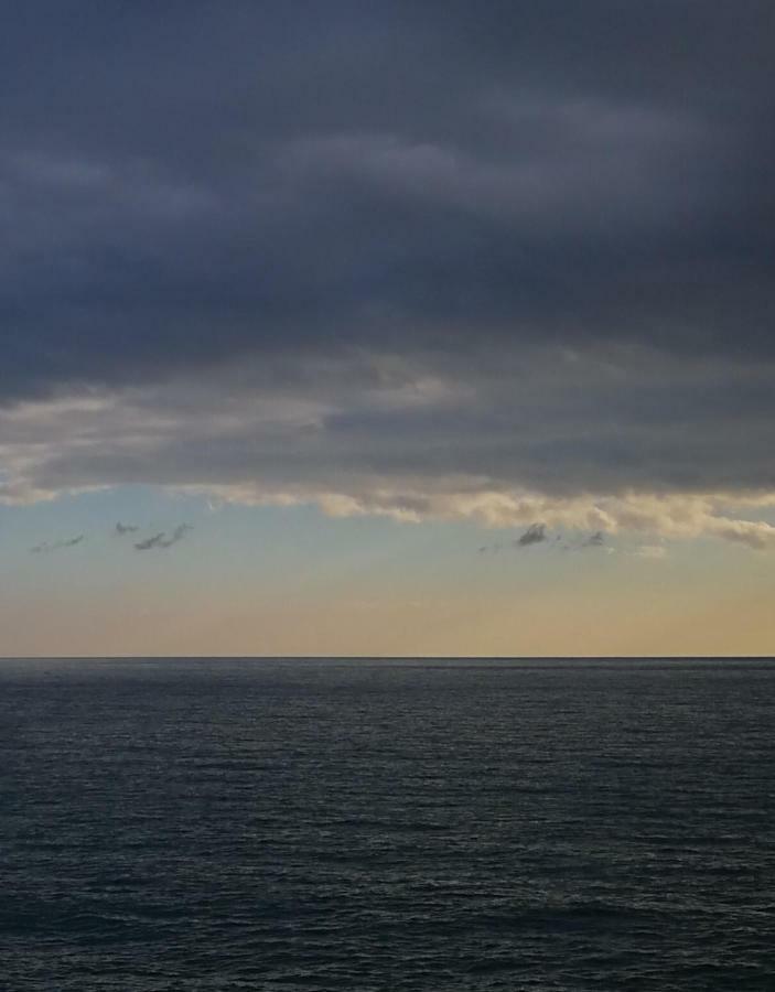 Isola Di Man Lägenhet Imperia Exteriör bild