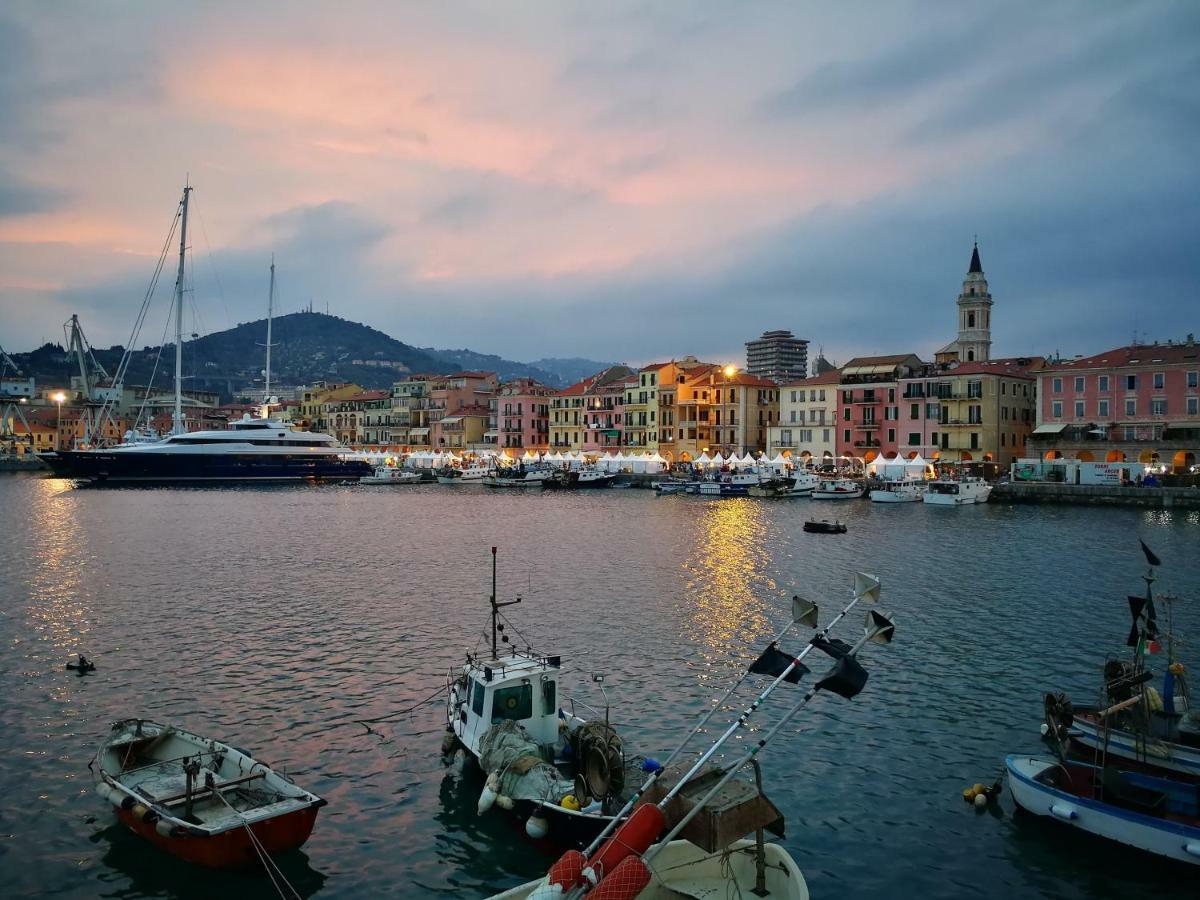 Isola Di Man Lägenhet Imperia Exteriör bild